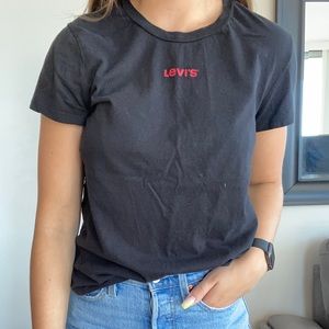Black Levi’s T-Shirt